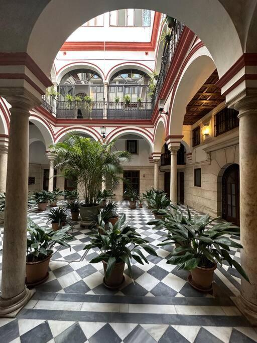 Apartamento Patio Sevillano Frente Catedral المظهر الخارجي الصورة